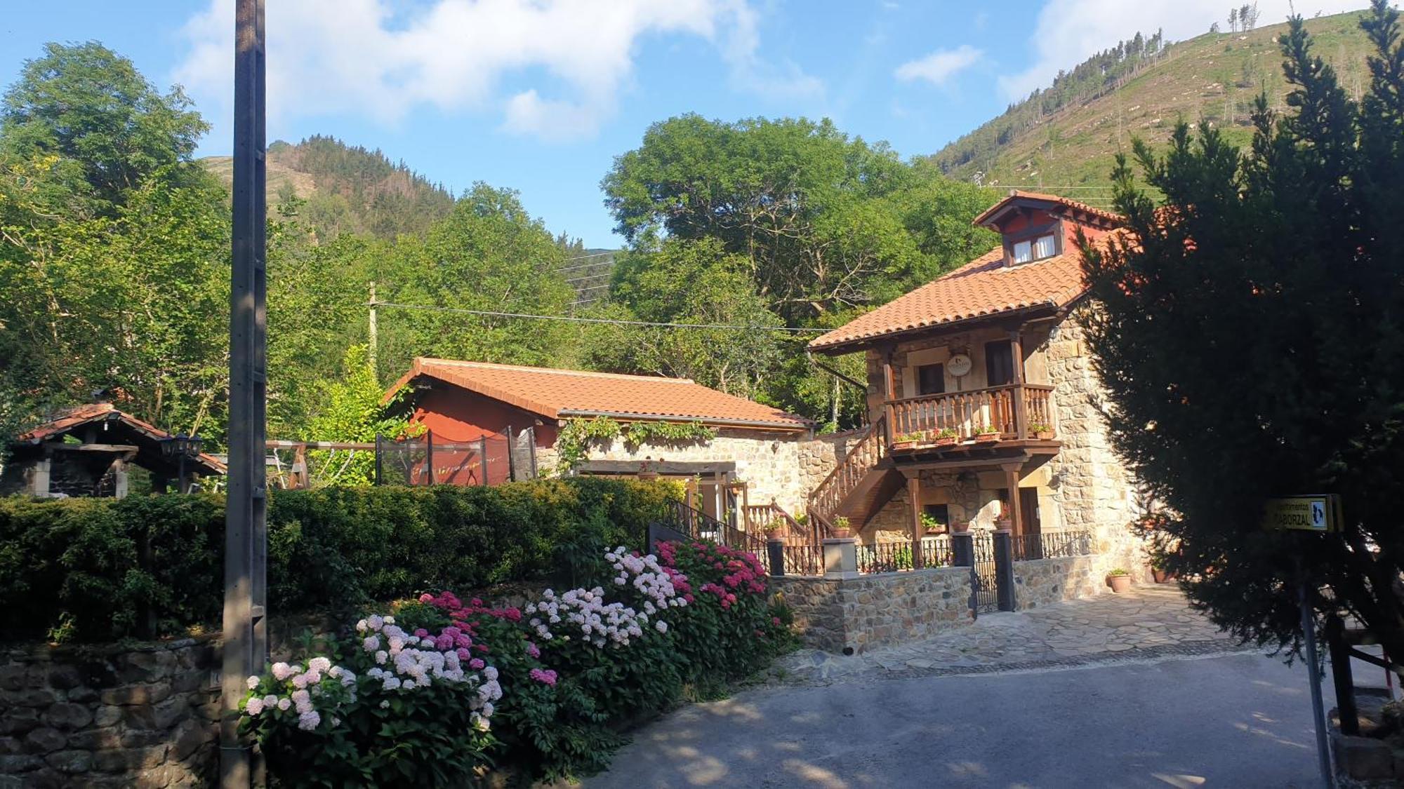 Casas Caborzal Renedo De Cabuerniga Exterior photo
